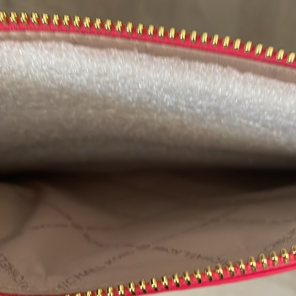 Michael Kors (MK) Pink Jet Set Zip Wristlet NWOT - Picture 5 of 6